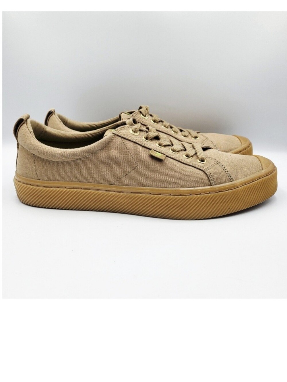 Cariuma Sand Gum Canvas Organic Low-Top Lace-Up Sneakers Men's 10.5 Women's 12